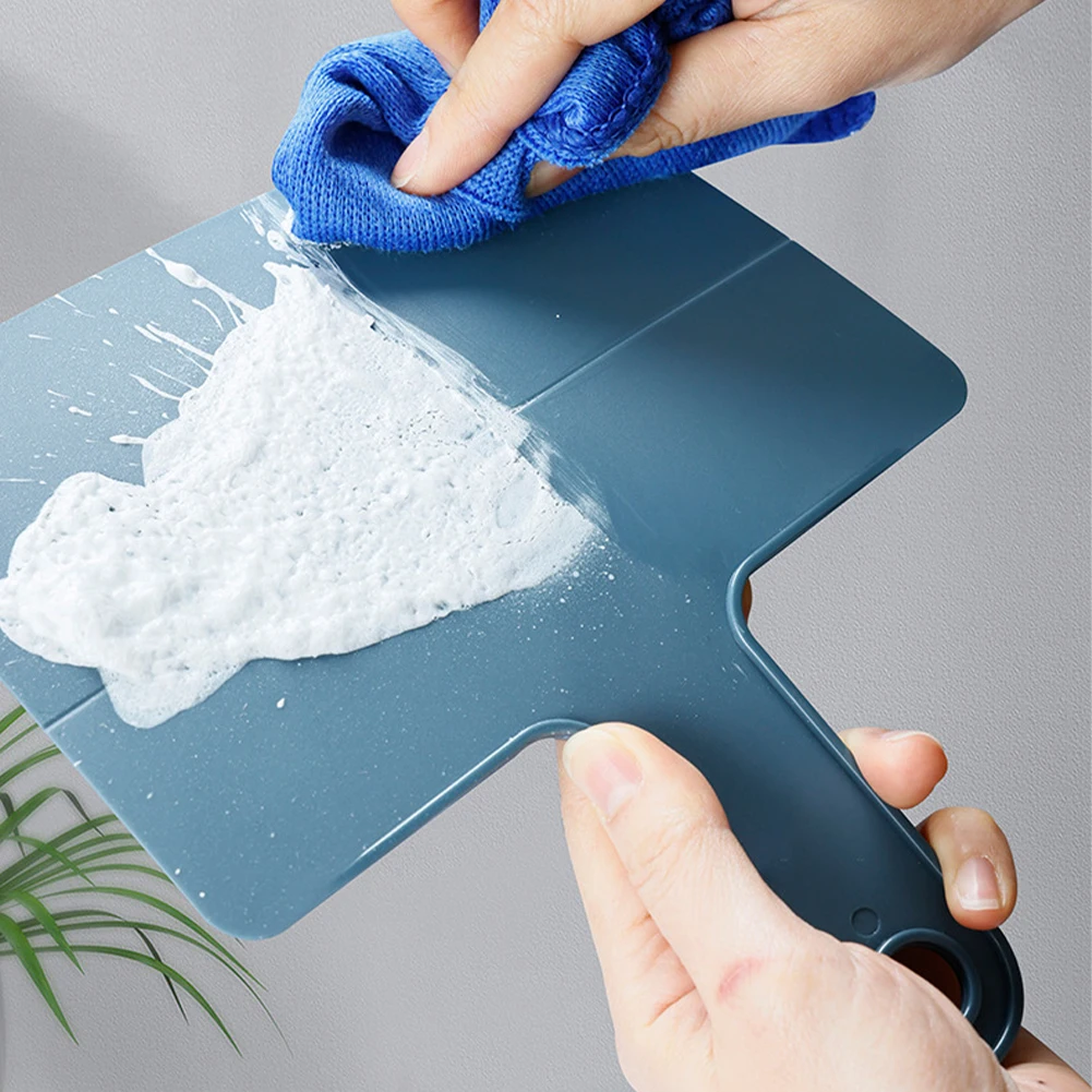 Lubricant Straw Holder Positioner Applicator with Motorcycle Chain Oil Storage Tool Mess-Free Chain Wax Chain Cleaner Attachment