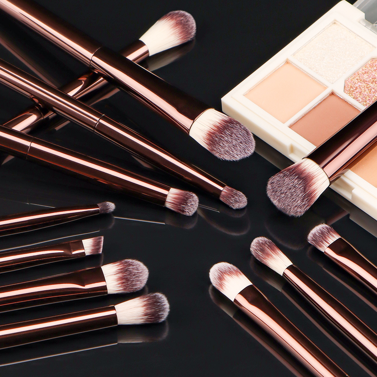 Pennelli per trucco Fondotinta in polvere Correttore Fard Bronzer Ombretto Sopracciglio Eyeliner Pennello per scolpire