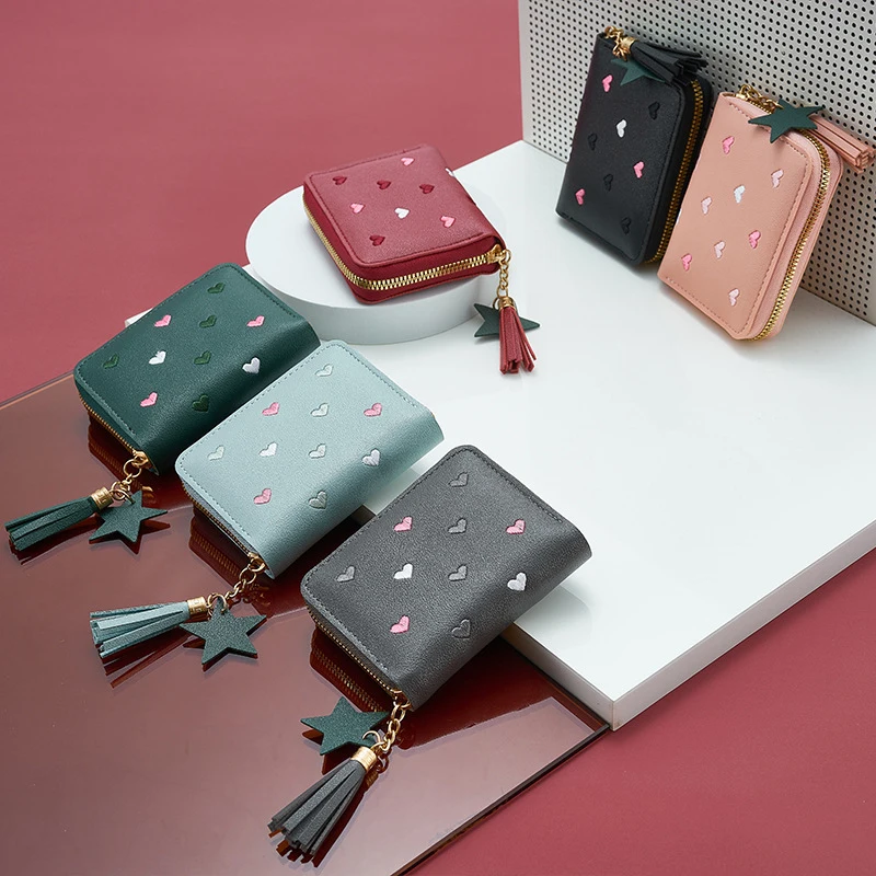 Pu レザーカードバッグミニ財布レディースマネークリップ愛刺繍多機能財布女性ショート証明書保存袋