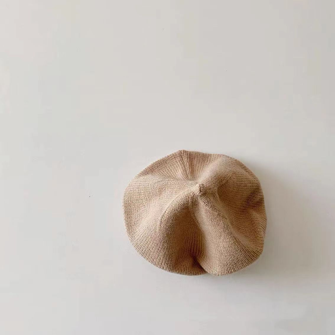 Moda Śliczna czapka dziecięca z dzianiny Beret w jednolitym kolorze Ciepłe czapki dziecięce Jesienno-zimowa czapka dla dzieci Akcesoria do czapek na zewnątrz Prezent