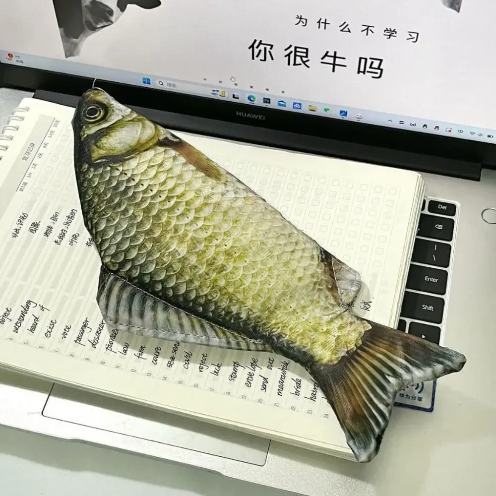 Borsa per penne di grande capacità per cartoni animati, simulata carpa crucian, astuccio multifunzionale, organizzatore di cancelleria per studenti