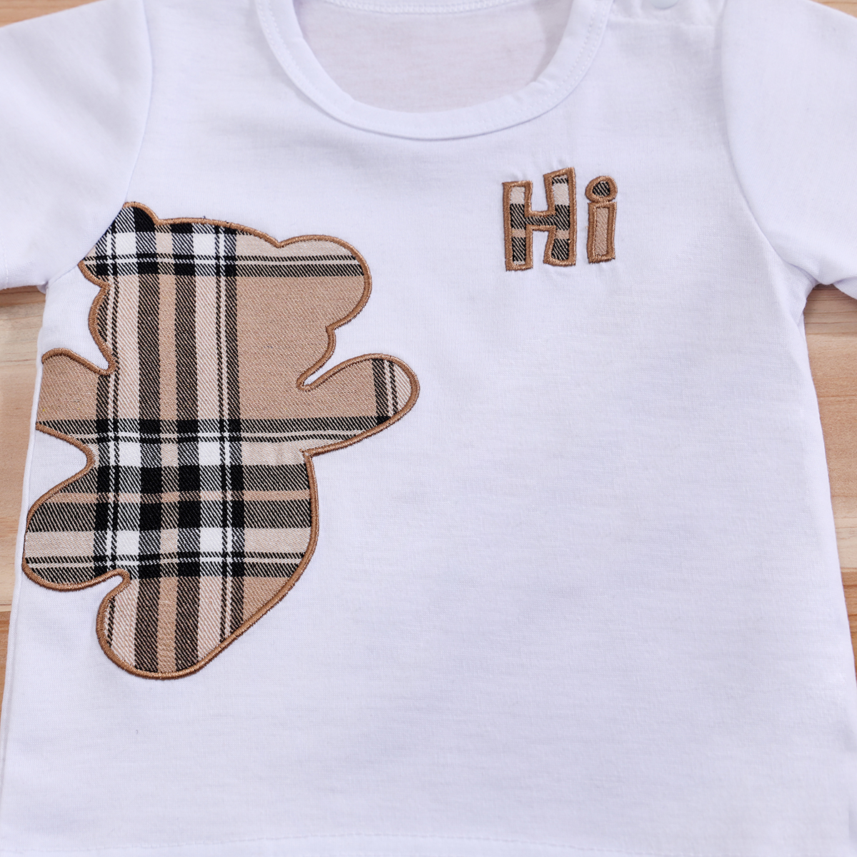 2 個 IURNXB ベビー服セット幼児半袖 Tシャツ + ショーツ漫画チェッククマプリントかわいい子供トップスパンツカジュアルスーツ 3-24M