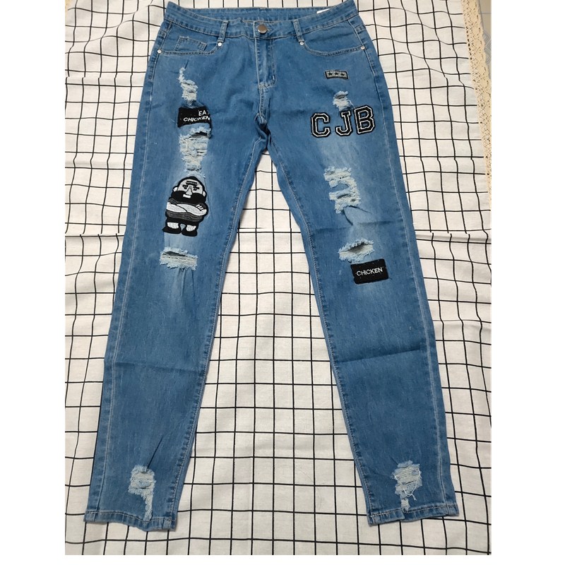 Pantalones vaqueros bordados blancos para hombre, Vaqueros ajustados rasgados elásticos de algodón, pantalones vaqueros de gran tamaño ajustados con agujeros negros de Hip Hop de alta calidad
