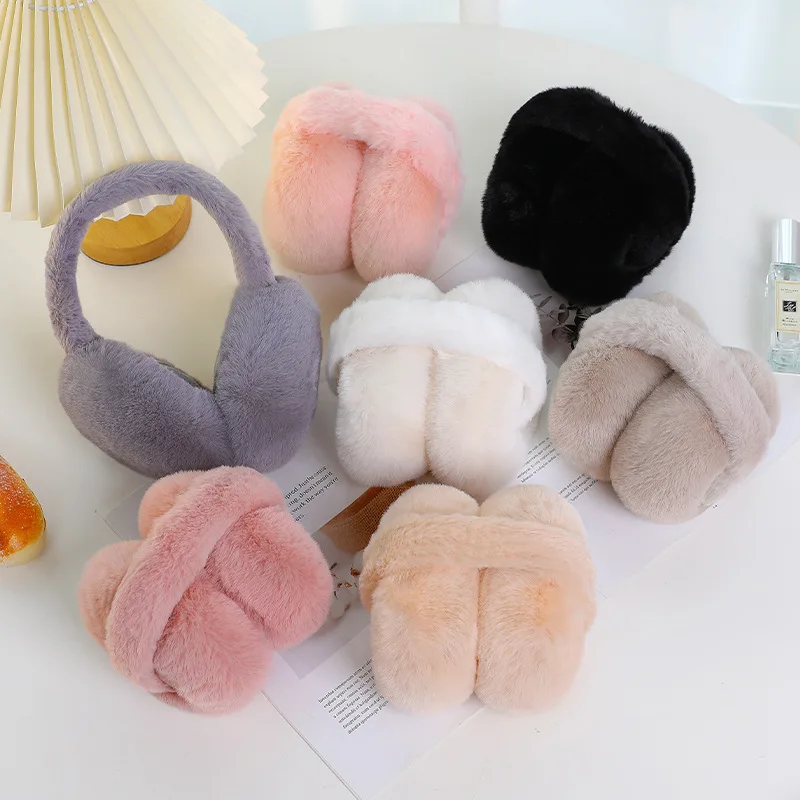 Nuevo calentador de orejas de felpa suave de Color sólido, orejeras cálidas para invierno, cubierta de oreja a la moda, protección contra el frío al aire libre, orejeras plegables, regalo para niña
