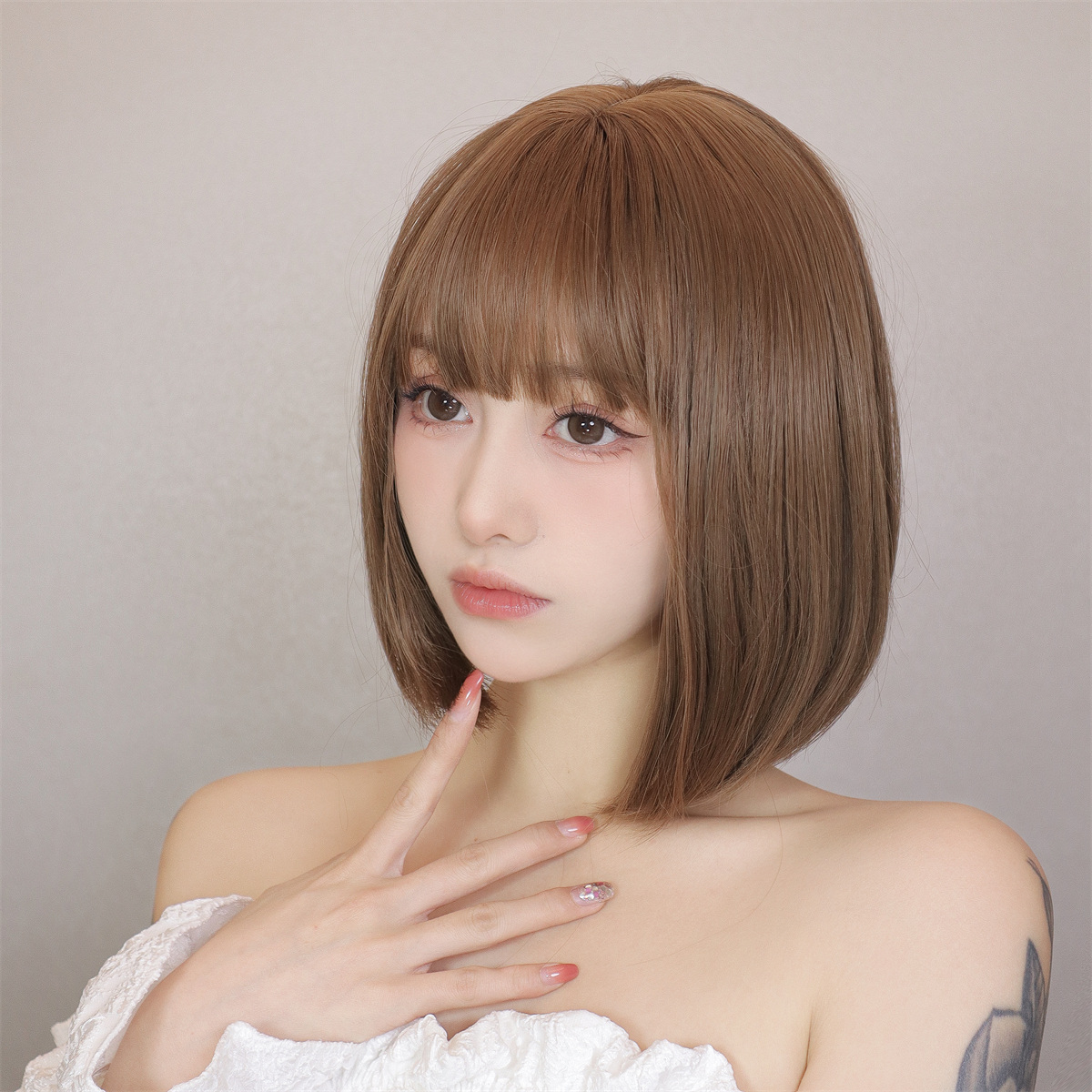 Perucas sintéticas marrom claro em linha reta curto bob corte com franja peruca para mulheres brancas coreano festa diária cosplay cabelo resistente ao calor
