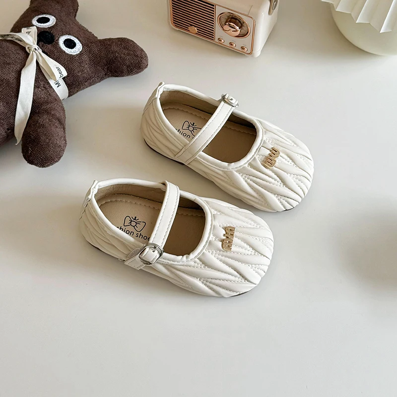 2024 ฤดูใบไม้ผลิฤดูใบไม้ร่วงสาวใหม่ขนาดเล็ก PU รองเท้าหนังเด็กนุ่ม soled รอบ Toe Loafer One-Foot Casual Flats