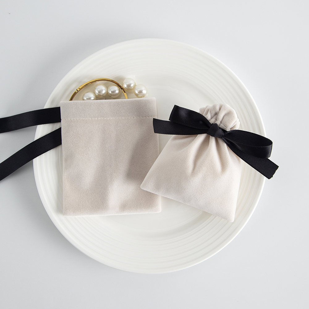 5pcs/Lot Bulk Beige Velvet Pouches Ribbon Jewelry Packing Display Storage For Wedding Candy Gift Travel Drawstring Dust Bags