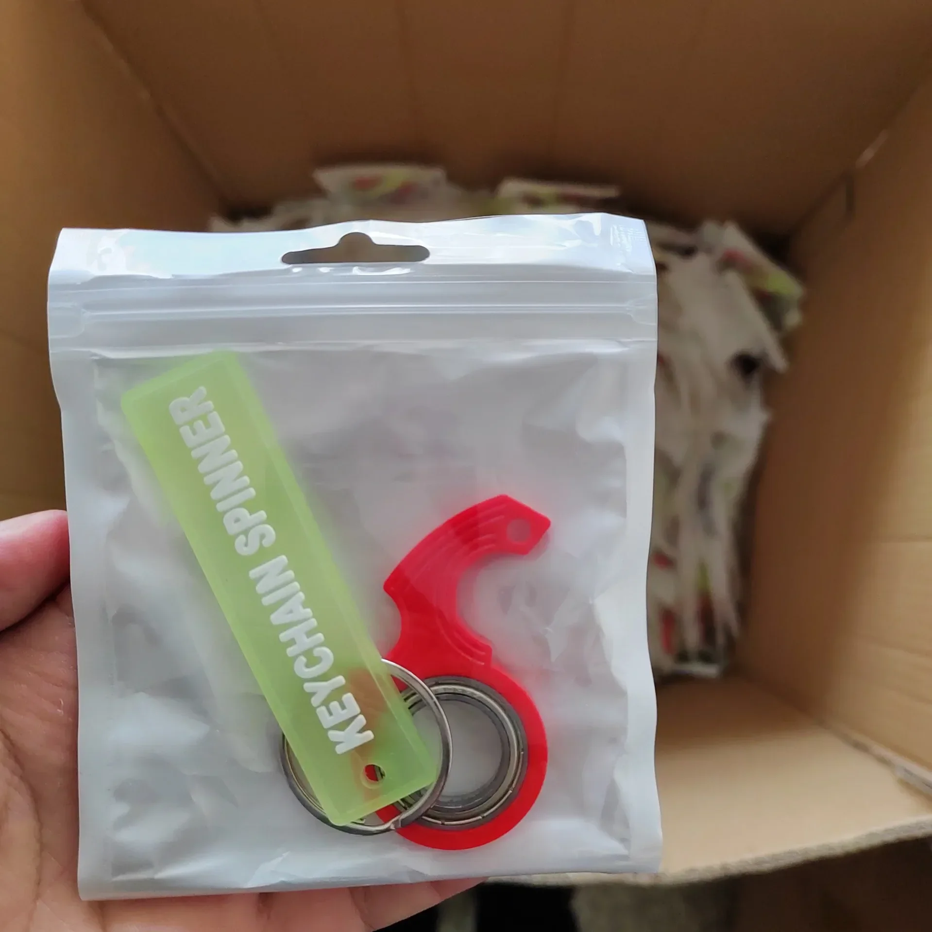 1 個ホット販売新 Karambit スピナー指スイベル爪ナイフキーホルダー高品質金属穀物テクスチャフィジェットスピナー金属 Keych