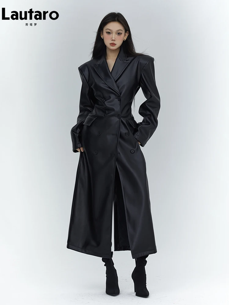 Lautaro-女性用の溝付きレザーコート,フィット,ソフト,PU,パッド付きショルダーストラップ,高級デザイナーウェア,春秋,2023