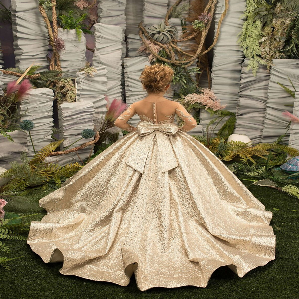 Платье с длинным рукавом, бантом и поясом