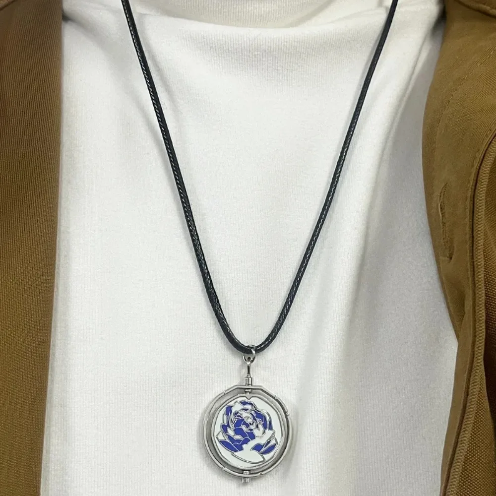 ゲームジンクスブルーローズ回転可能なコスプレネックレスハロウィンパーティー Cosutmes DIY スタッフ Arcane シーズン 2 バックパックペンダントファンギフト