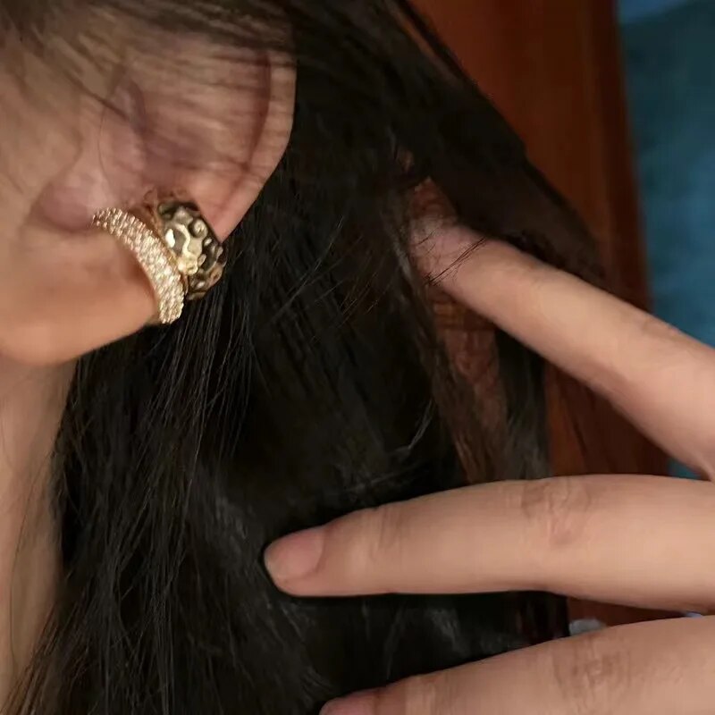 Squisiti orecchini a clip per orecchie non forati con strass intarsiati Clip per osso per orecchio a doppio strato in metallo color oro e argento