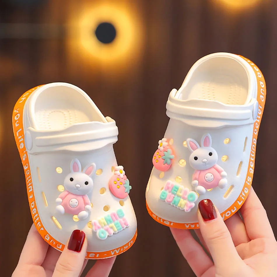 Sommer Cartoon Hase Bär Atmungsaktive Kinder Indoor Clog Schuhe mit Rutschfesten Löchern Unisex Weiche Sohlen Hausschuhe Kinder Sandalen