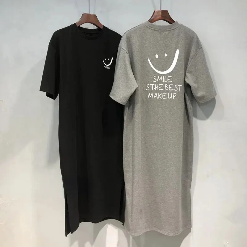 ผู้หญิงฤดูร้อนใหม่เสื้อยืดแขนสั้นหลวมกลางความยาวเหนือเข่าชุด