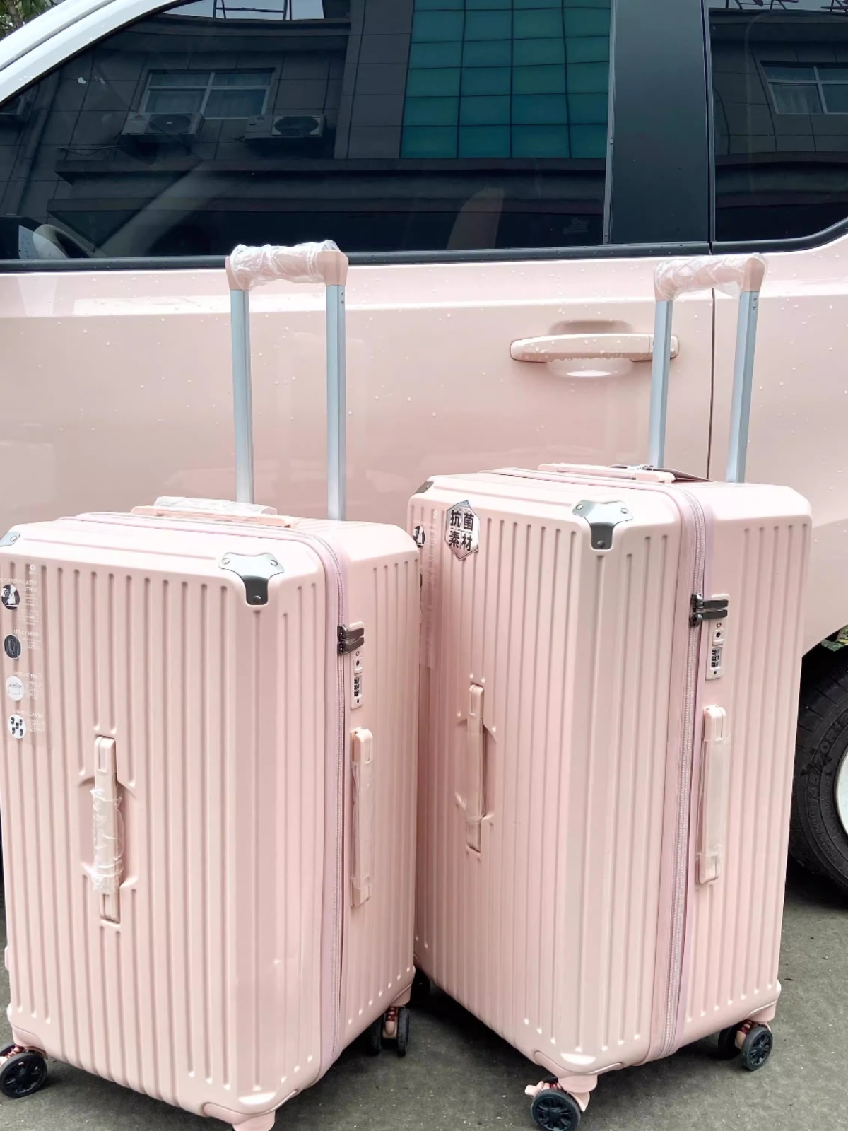 厚みのある大容量 30 トラベルスーツケース男性と女性のための 5 輪チェックイン荷物搭乗パスワードボックス