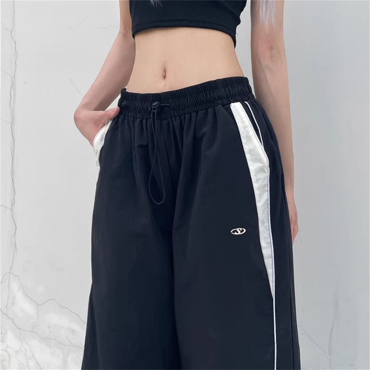 Y2K Women Cargo Pants Vintage Streetwear Baggy Wide Leg Sweatpants Casual Drawstring Oversize Pockets Tech Fashion Trousers