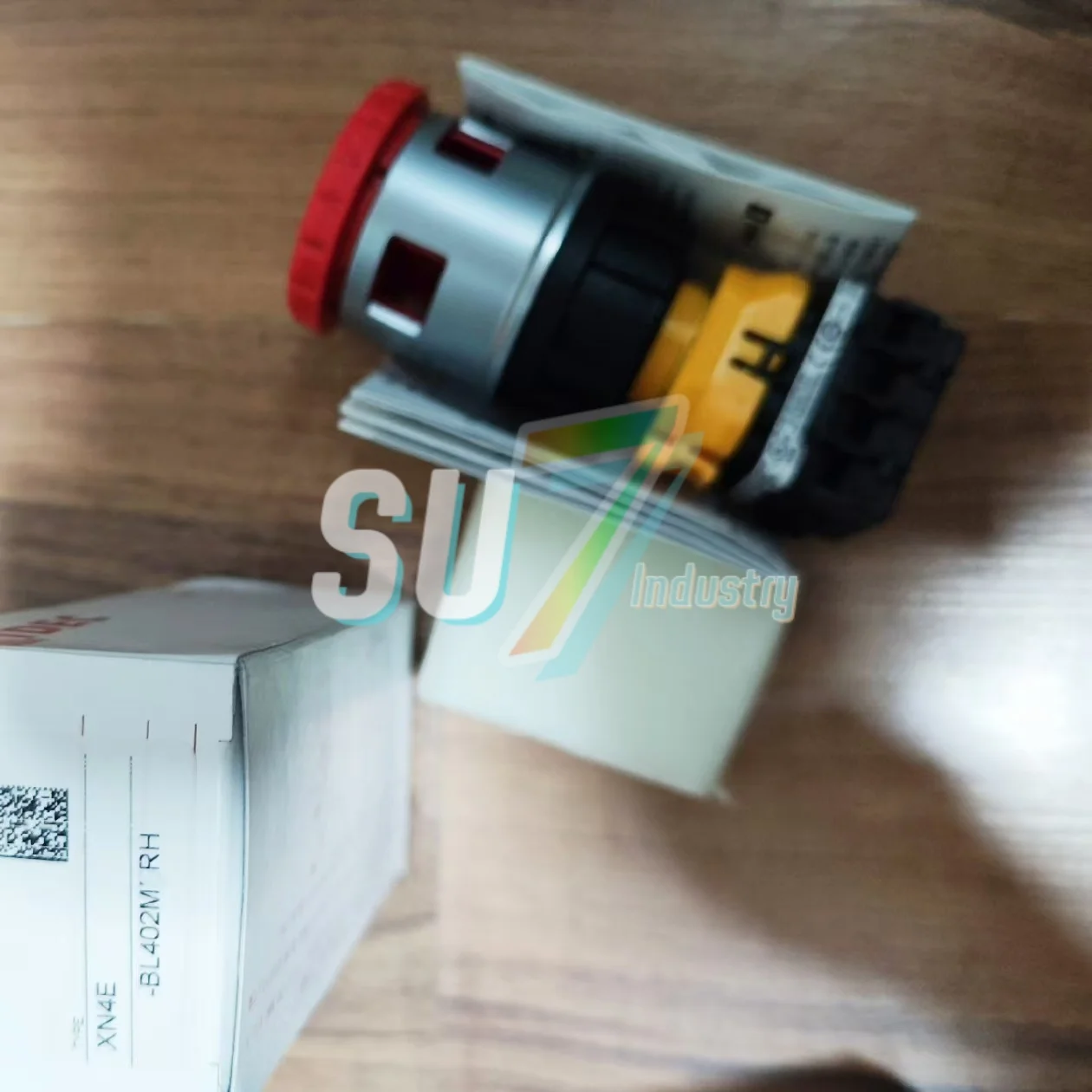 XN4E-BL402MRH   PUSHBUTTON SWITCH      New original