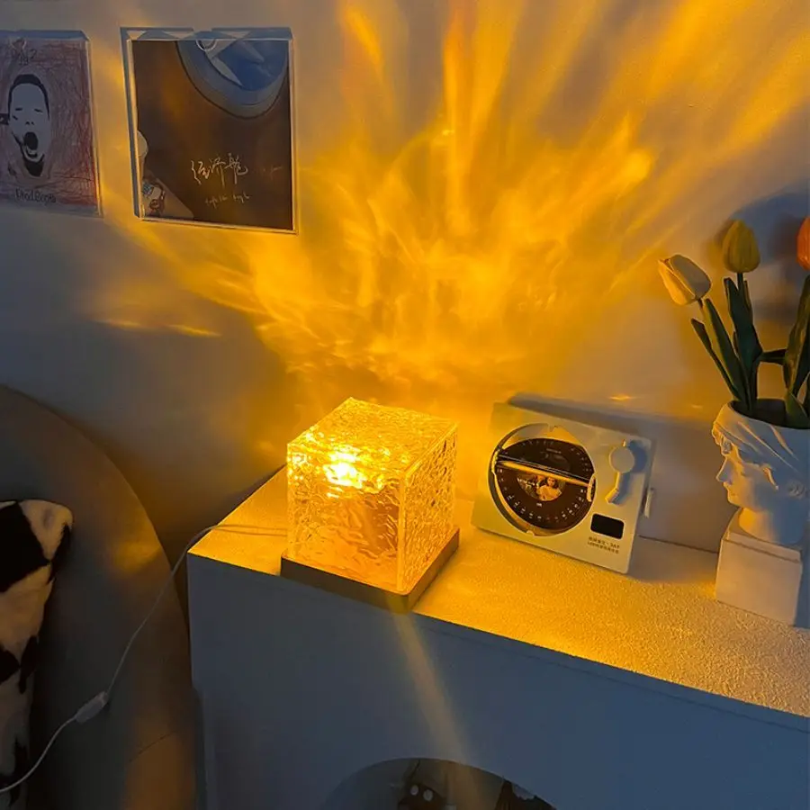 Proiettore Ocean Wave Aurora Lampada in cristallo con fiamma rotante dinamica a 16 colori con telecomando RGB dimmerabile per l'arredamento del soggiorno