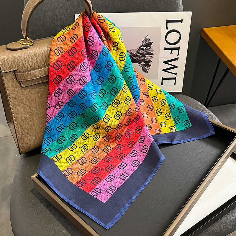 ファッションスカーフ女性のためのショールプリントシルクサテンヒジャーブスカーフ女性バンダナ 70*70 センチメートル高級ブランドスクエアショールスカーフ女性のための