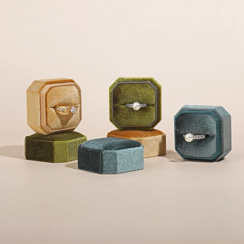 Cord-Ringbox, 5 x 5 x 4 cm, kleine Größe, vierfarbiger Punkt, sechseckiger Flanell-Ring, Schmuckschatulle für Hochzeit und Verlobung
