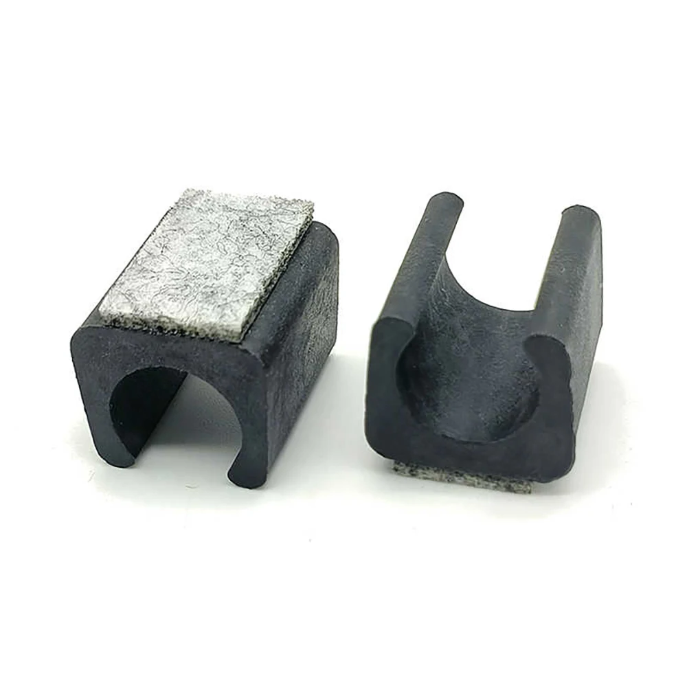 Piedini per mobili in feltro di gomma Coprigambe per tavoli Cuscinetti per sedie Morsetti per tubi antiscivolo a forma di U Coperture di protezione per pavimenti Cappucci per tubi