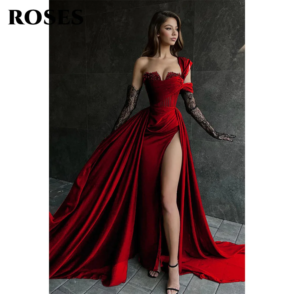 กุหลาบสีแดงด้านข้างแยก Mermaid Evening Dresses หนึ่งไหล่ชุดราตรี Sweetheart Stain ชุดอย่างเป็นทางการที่กําหนดเอง