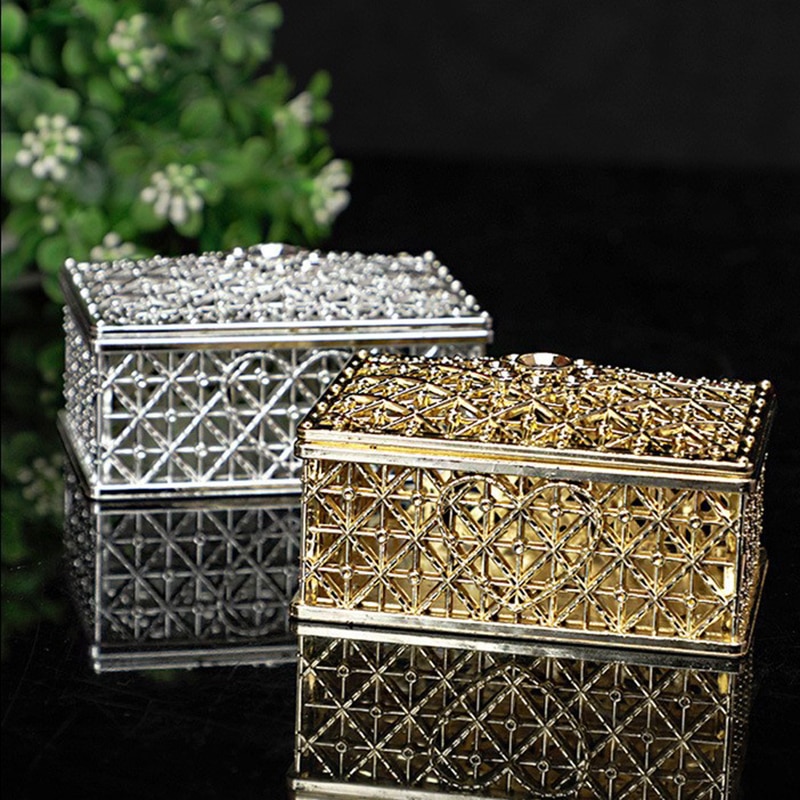 Mini tesouro caixa de jóias, cor prata, padrão de flor oca, para colar, brincos e anel, 2 pcs