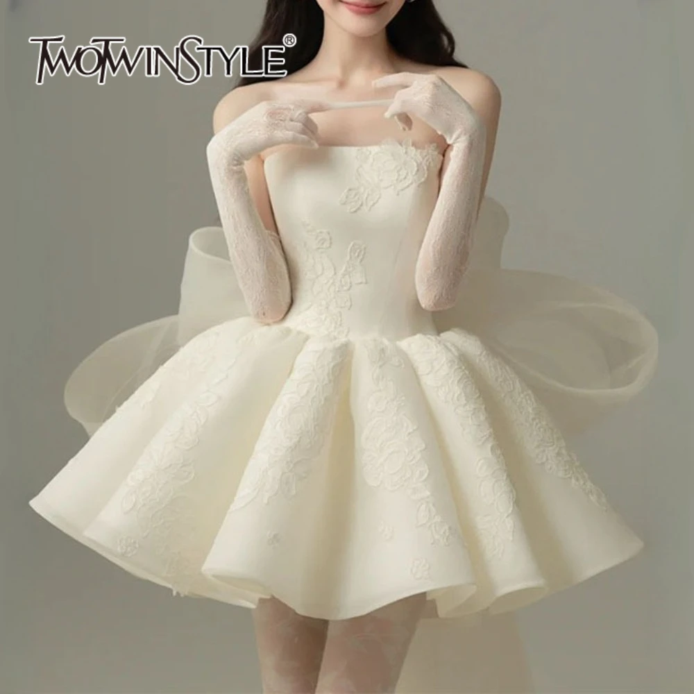 TWOTWINSTYLE Gaun Manis Berbahan Mesh dengan Aksen Pita untuk Wanita, Tanpa Tali, Tanpa Lengan, Pinggang Tinggi, Gaun Mini Elegan, Model Terbaru