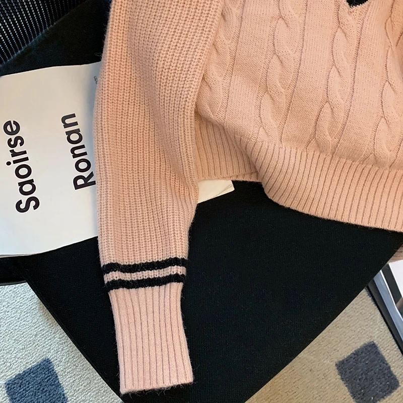Yuoomuoo koreanische Mode Pullover Frauen Herbst V-Ausschnitt y2k Cartoon Stickerei Strick oberteile Winter weiche Basic Langarm Pullover