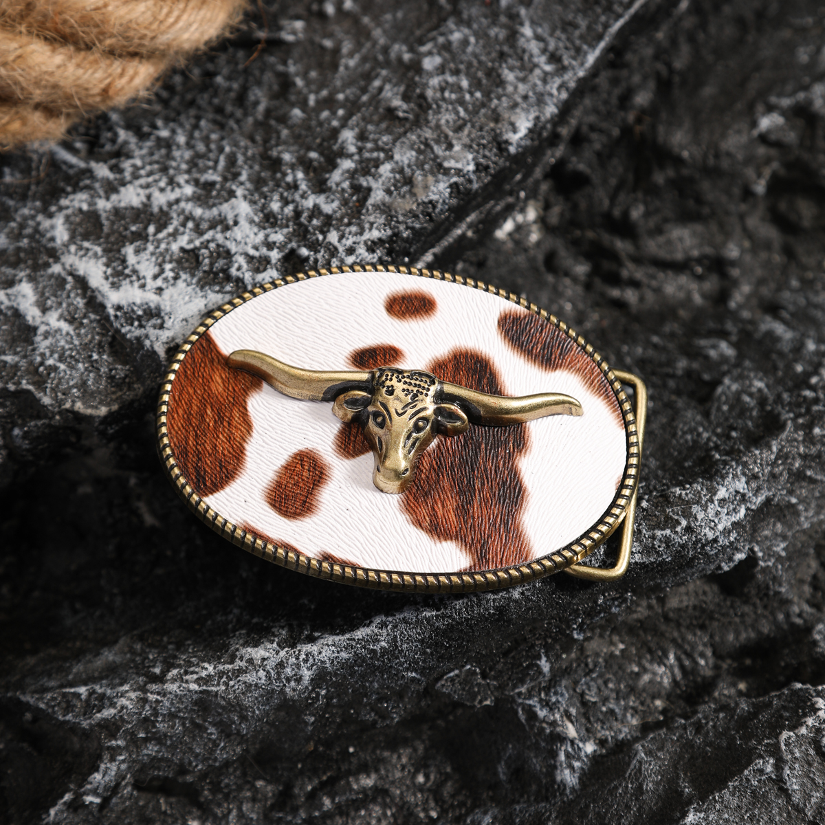 Eine Gürtelschnalle im Western-Stil, ein personalisierter Retro-Gürtel mit Metallschnallenkopf (zufälliges Muster)