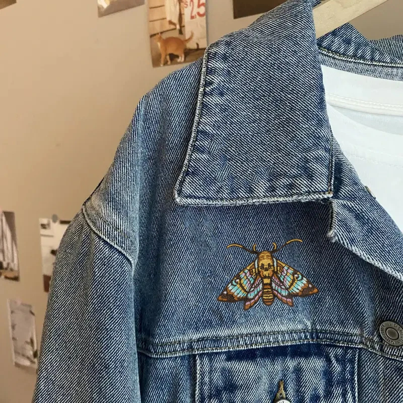 1PC Bunte Motten Gestickter Patch Eisen Auf Nähen Auf Patches Für Kleidung Kappe Tasche Jacke DIY Geschenk Natur Abzeichen mit Heißer Kleber