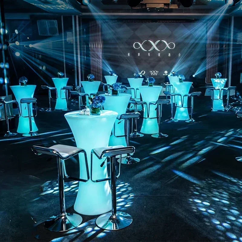 Mesa y sillas de Bar emisoras de luz LED de 16 colores, combinación KTV, pequeño bárbaro, carga redonda creativa, actividades al aire libre