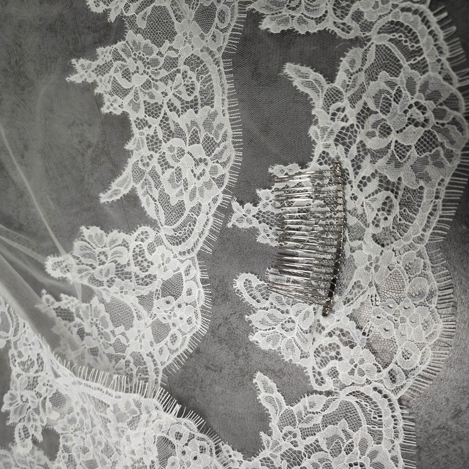 Customized Short Mantilla Wedding Veil with Eyelash Lace, 1m/1.5m/2m Short/Medium Length Veil with Hidden Comb, Single Tier Veil