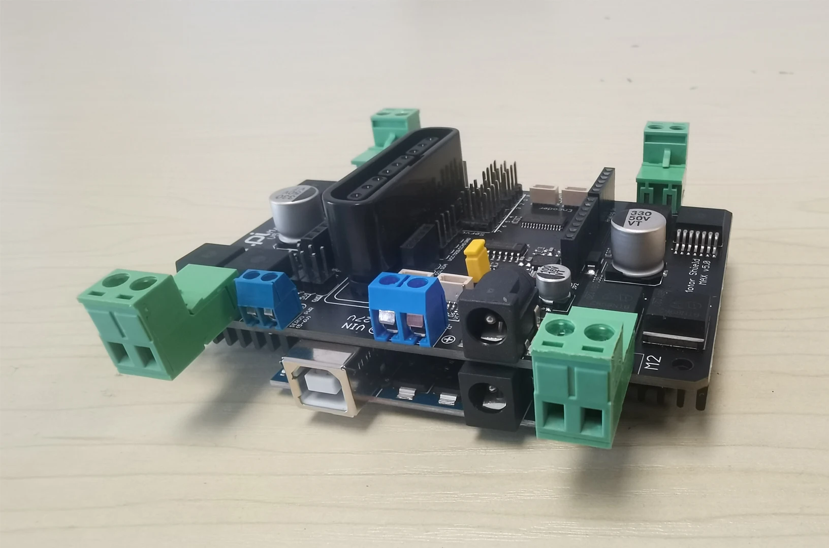 6–24 V Schild-Erweiterungsplatine mit 4-Kanal-Motoren und 8-Kanal-Servos 30 A Big Power für Arduino DIY Kit PS2 Joystick RC Car