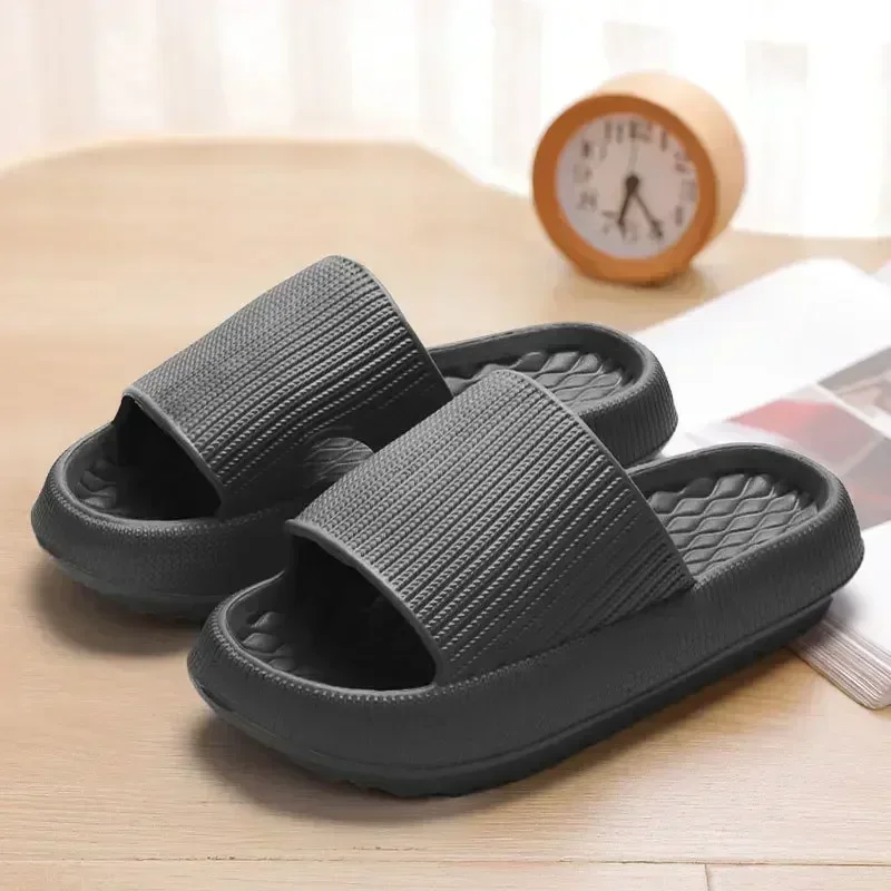 ผู้หญิงหนาแพลตฟอร์ม Cloud รองเท้าแตะ EVA Soft Sole หมอนสไลด์ฤดูร้อน Beach Flip Flops ผู้หญิงลื่นห้องน้ํารองเท้าแตะ