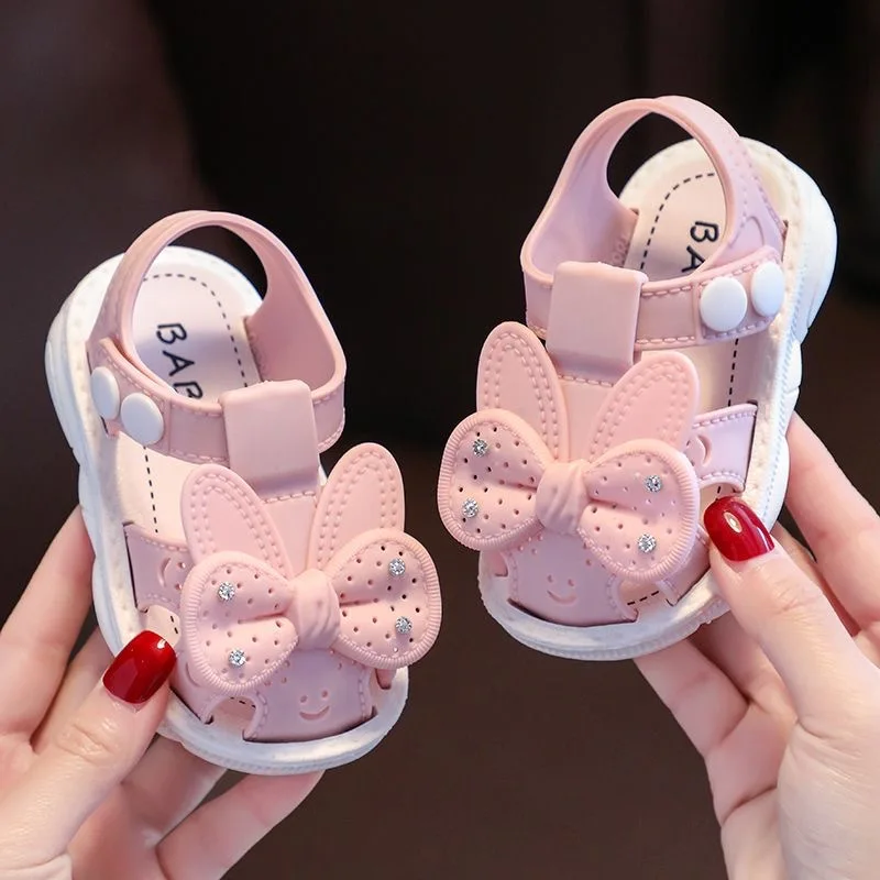 Novo verão de idade 0-3 bonito arco strass sapatos de bebê para meninas antiderrapante sola macia crianças da criança sandálias com dedos cobertos