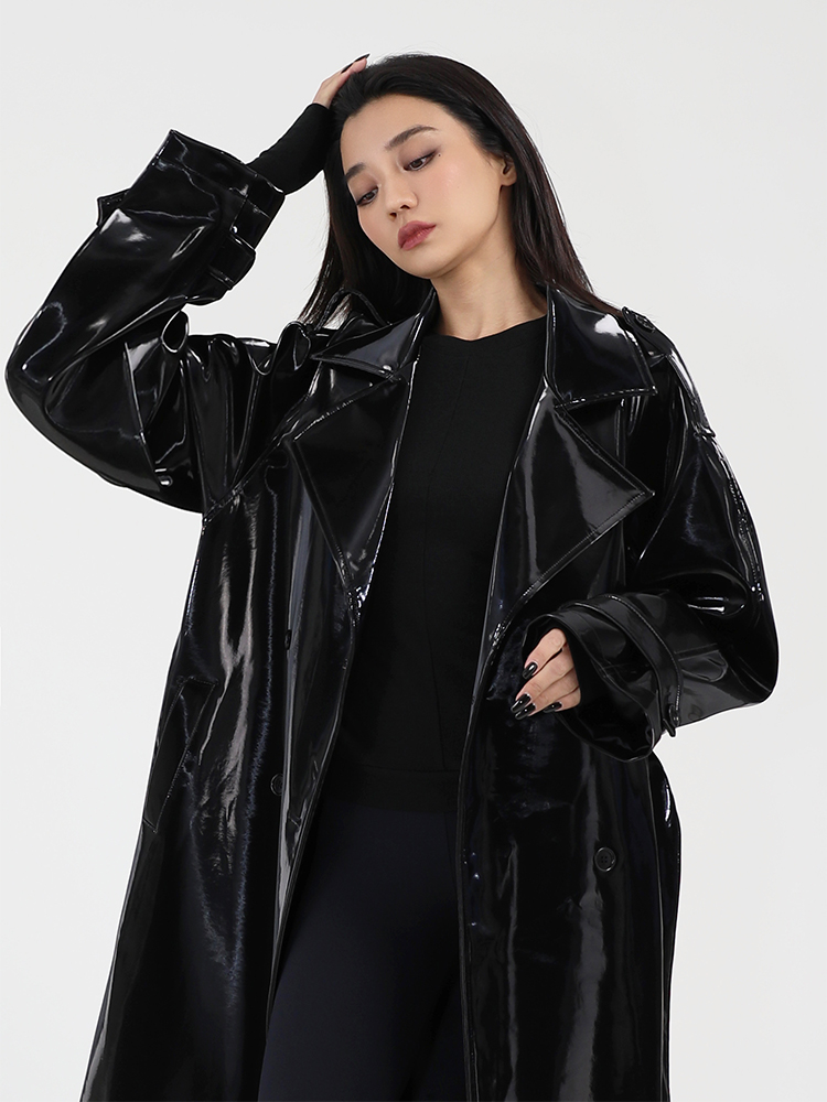 Lautaro Frühling Herbst Lange Glänzende Reflektierende Patent Leder Trenchcoat für Frauen Schärpen Luxus Designer Runway Europäischen Mode