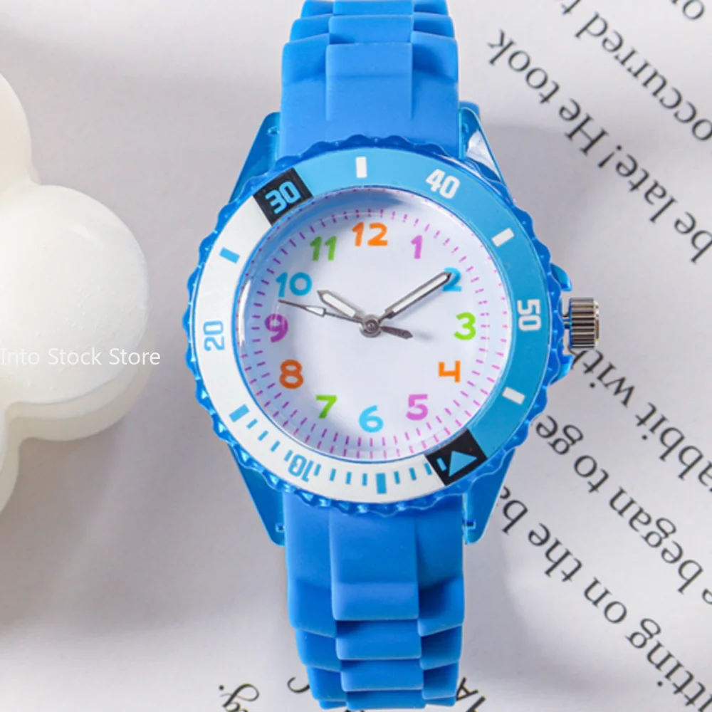 Reloj analógico de silicona suave para niños y niñas, pulsera de cuarzo resistente al agua con número colorido, bonito