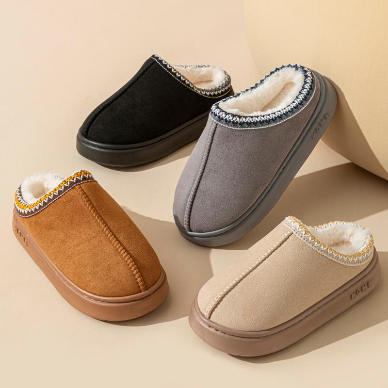 Zapatillas mullidas de plataforma para mujer, zapatos planos de Casa de felpa a la moda, calzado informal elegante para el hogar, talla grande, Invierno