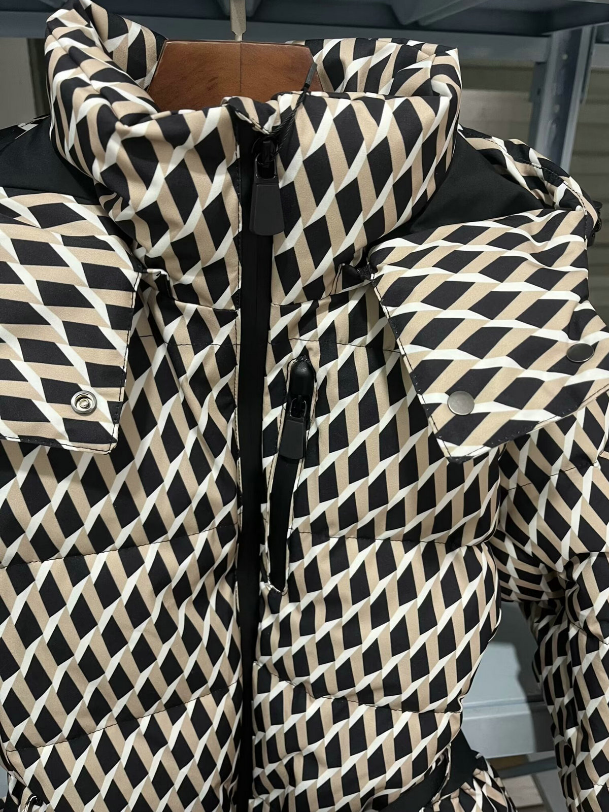 แฟชั่นผู้หญิงฤดูหนาว Hooded เอวสูงเบาะเสื้อกีฬากับเข็มขัดหญิง Elegant หนากระเป๋าอุ่น Windproof แจ็คเก็ตสกี