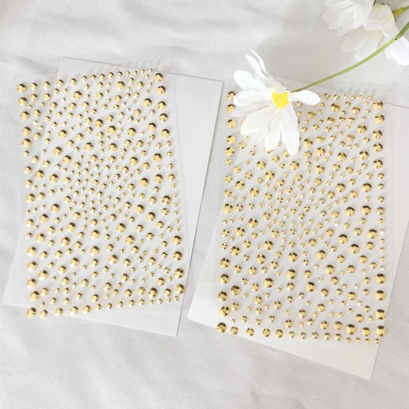 1pc ゴールデンボディキラキラ宝石ステッカーメイク Y2K スタイル音楽祭 DIY 顔宝石ステッカーパーティーダンスコスプレ結婚式