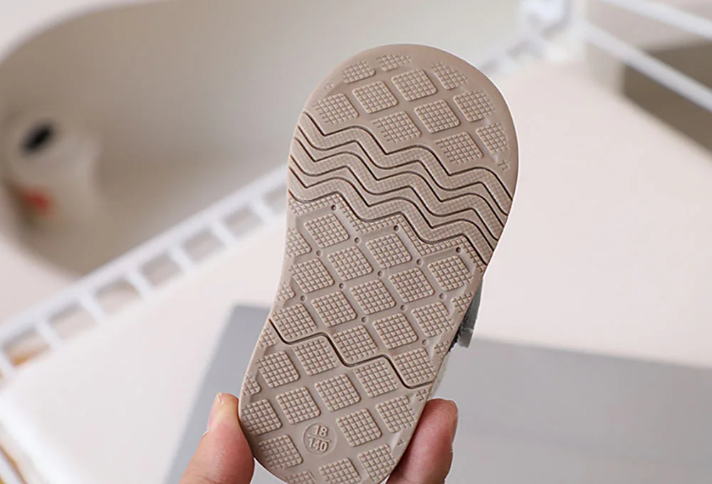 2025 แฟชั่นรองเท้าเด็กวัยหัดเดินสําหรับทารก PU หนังเด็กทารกรองเท้าผ้าใบ Soft-soled Ergonomics ทารกแรกเกิดกีฬารองเท้า First Step