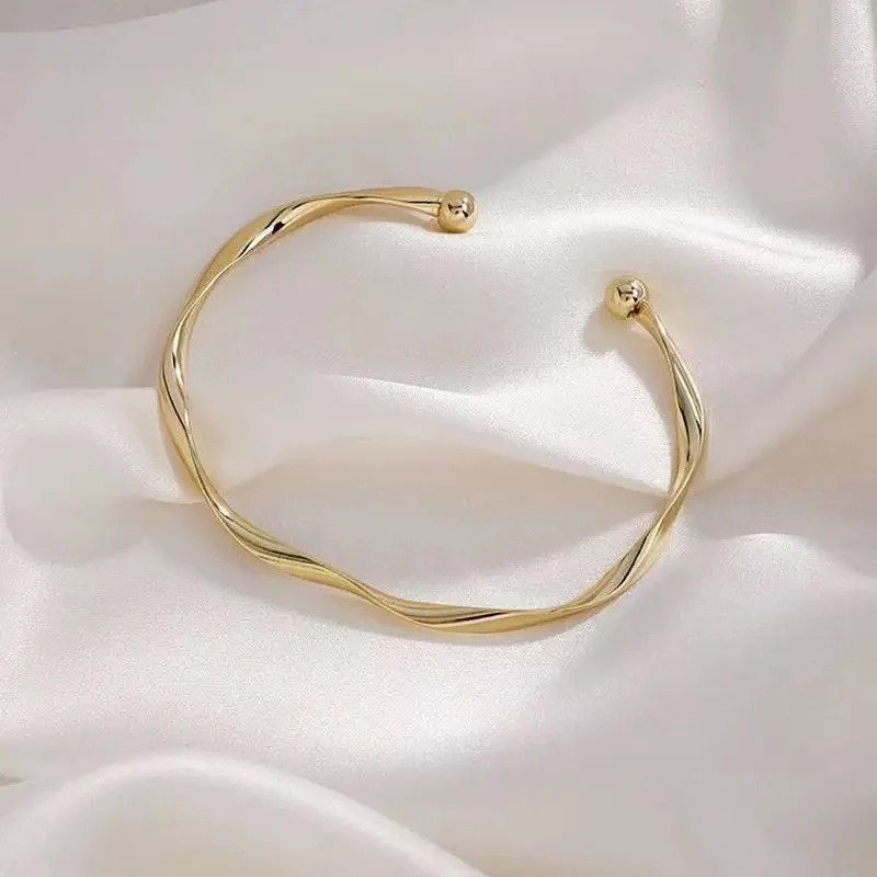 2025 nueva moda creativa diseño único estilo minimalista geométrico doblado forma pulsera ajustable, adecuada para madres se