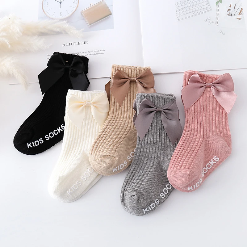 Accesorios para bebés, calcetines de suelo con lazo grande para recién nacidos, calcetines para niños, calcetines de algodón antideslizantes para las cuatro estaciones, ropa para niñas pequeñas