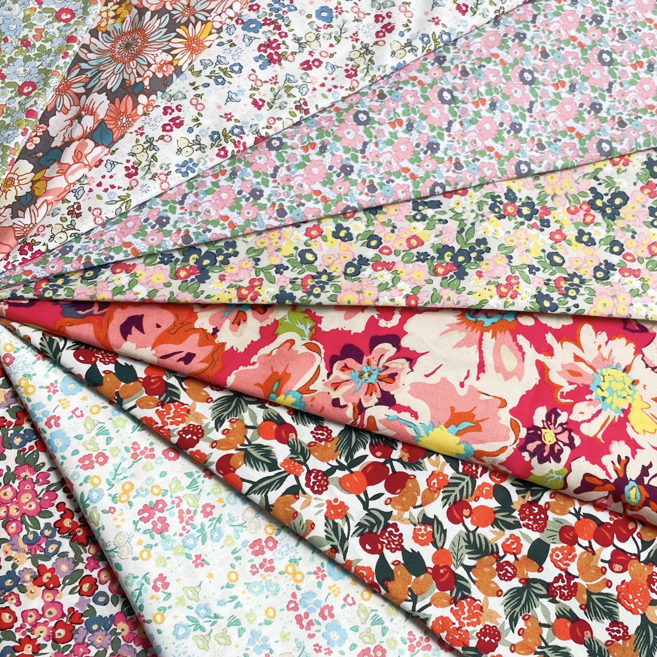 ผ้าฝ้าย 100% บริสุทธิ์ 40S Like Liberty ผ้าการพิมพ์ดิจิตอลสําหรับเย็บผ้าชุดกระโปรงเด็กออกแบบฤดูร้อนผ้า