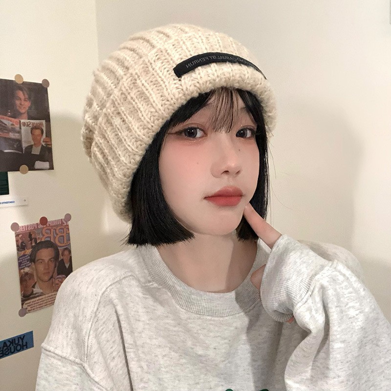 가을과 겨울 여성을위한 새로운 모자 새로운 패션 다목적 큰 머리띠 모직 모자 쇼 작은 얼굴, 따뜻한 니트 모자, 차가운 모자