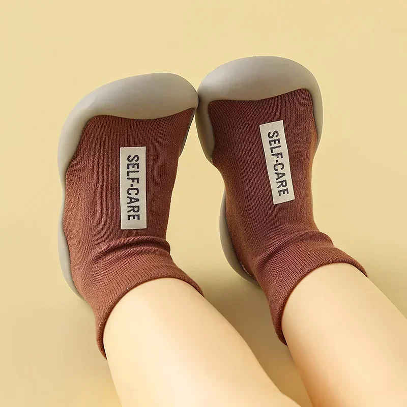Zapatos de goma para primeros pasos para niños, suelas suaves antideslizantes, zapatos de Educación Temprana, calcetines elásticos para bebés de 0 a 3 años