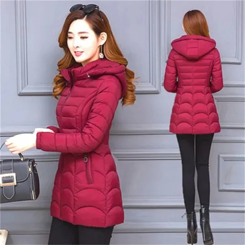 Abrigo de invierno para mujer, moda 2023, chaqueta con capucha de algodón ajustada para madre de mediana edad, Parka informal de talla grande, prendas de vestir gruesas y cálidas sólidas