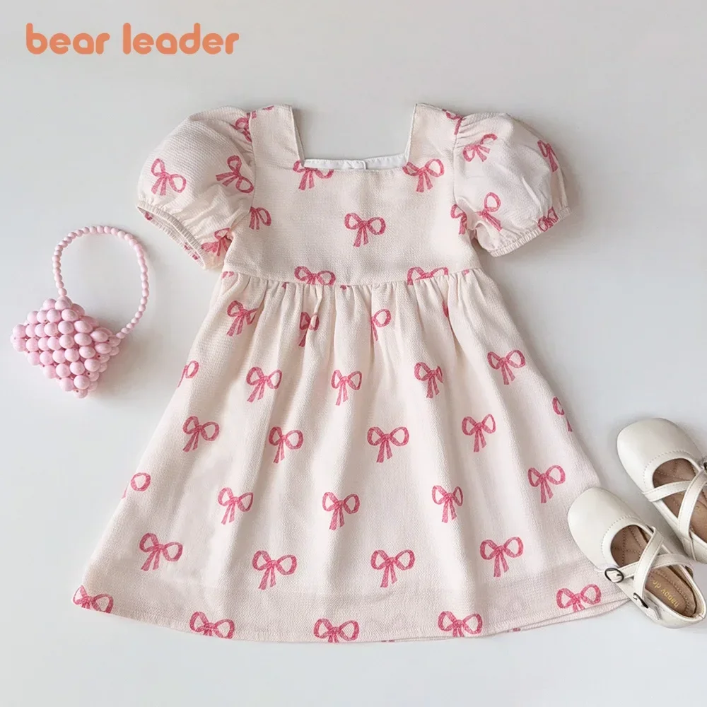 Bear Leader ฤดูร้อนแขนสั้นหญิงชุดลําลองสีชมพูพิมพ์สแควร์คอชุดเจ้าหญิงหวานทุกวันเสื้อผ้าเด็ก