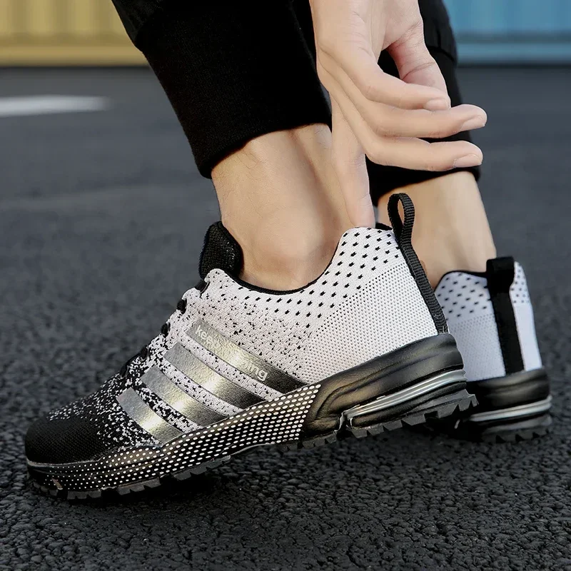 Scarpe da ginnastica casual da uomo Scarpe sportive traspiranti estive Scarpe da corsa leggere in rete per esterni Scarpe da passeggio per tennis da jogging atletiche